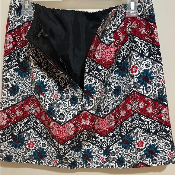 NWT Express Floral Paisley Blue & Red A line Skirt size 10! - Picture 7 of 8